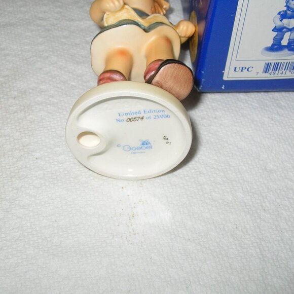 M I Hummel Goebel Figurine "MUSIC PLEASE " HUM #2108/A TMK8 w/Box  MINT - Picture 6 of 6
